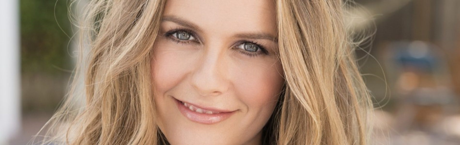 Így néz ki Alicia Silverstone, a Téli menedék sztárja smink nélkül