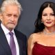 Elképesztően dögös menyasszony volt Catherine Zeta-Jones (Fotók!)