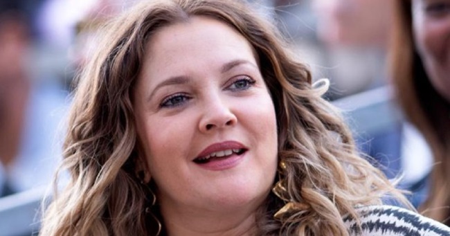 Drew Barrymore újra bombaformában van - Több, mint 10 kilótól szabadult meg (Fotók!)