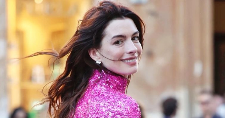 Anne Hathaway őrülten szerelmes a férjébe: nem fogod elhinni, milyen átlagos pasiról van szó!