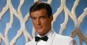 Így néz ki Roger Moore ritkán látott fia - Geoffrey Moore olyan jóképű, mint amilyen az apja volt fiatalon