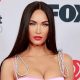 Botrány! Megan Fox a három kisfiával jelent meg, akiknek a lányos megjelenése mindenkit kiakasztott