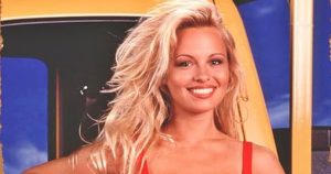 Pamela Anderson fia valószínűleg a leghelyesebb pasi a világon (Fotók!)