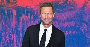 Botrány a forgatáson: Ezért perelte be színésznő társát Aaron Eckhart!