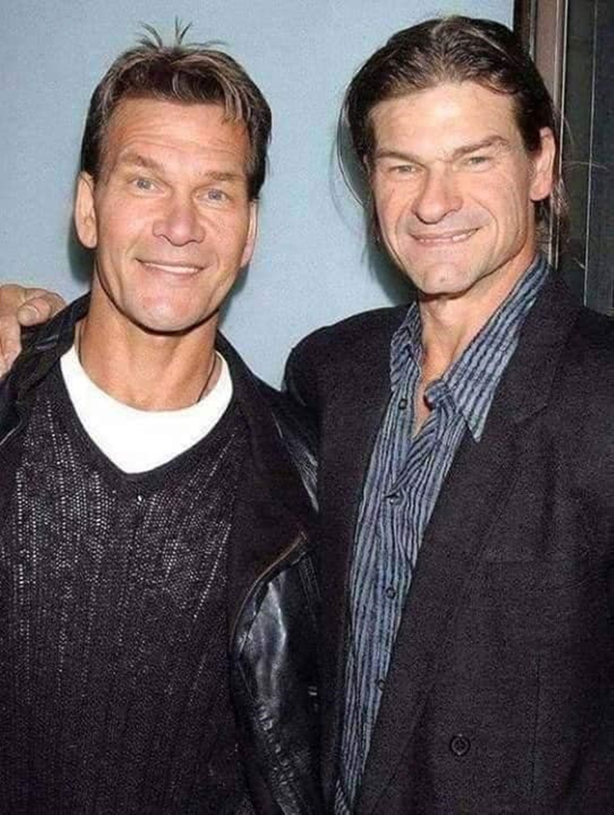 Láttad már a néhai Patrick Swayze testvérét? Drámai a hasonlóság!