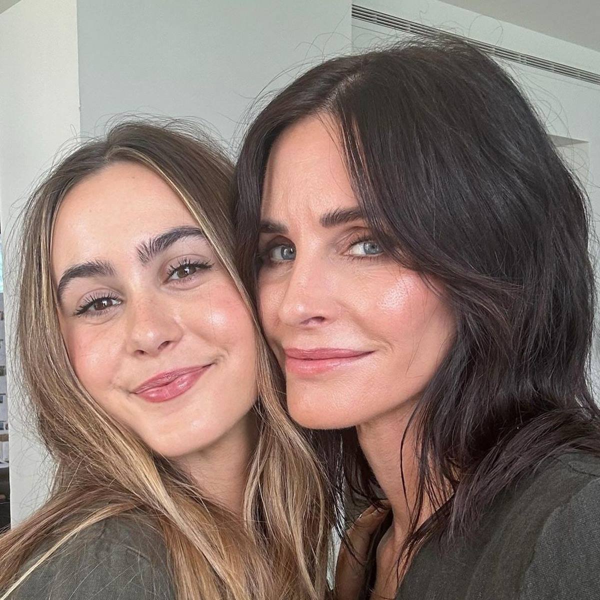 Courteney Cox és 20 éves lánya kiköpött hasonmások – Nézd meg a közös fotóikat!