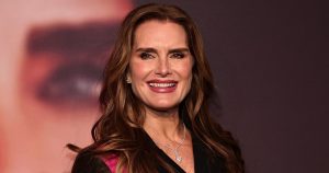 A kék lagúna 59 éves sztárjára így hasonlítanak a gyerekei - Friss fotókon Brooke Shields csodaszép lányai