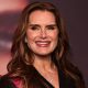 A kék lagúna 59 éves sztárjára így hasonlítanak a gyerekei - Friss fotókon Brooke Shields csodaszép lányai