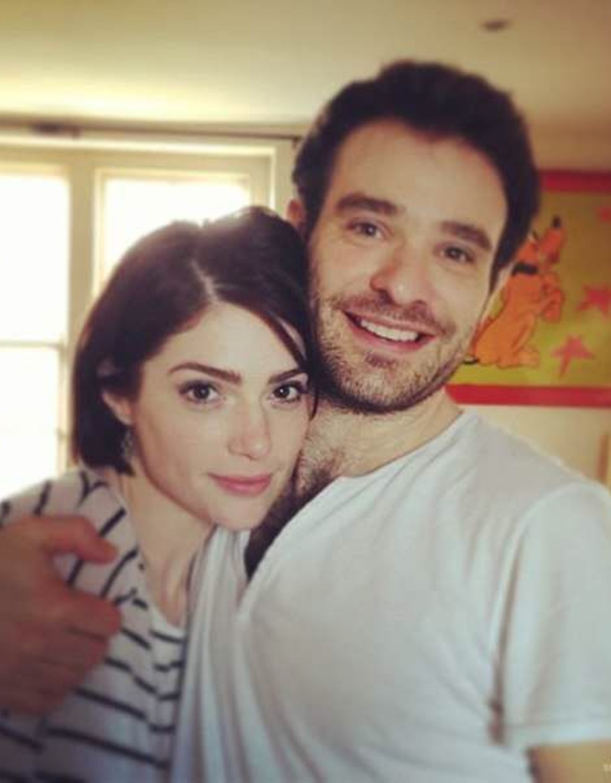 Ő Charlie Cox csodaszép felesége - A Daredevil sztárja 6 éve vette feleségül Samanthát