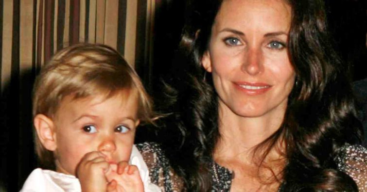 Courteney Cox és 20 éves lánya kiköpött hasonmások – Nézd meg a közös fotóikat!