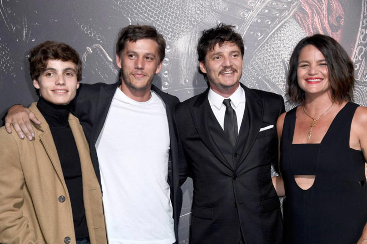 Botrány! Pedro Pascal transznemű húgával ment a premierre, akinek a megjelenése mindenkit kiakasztott