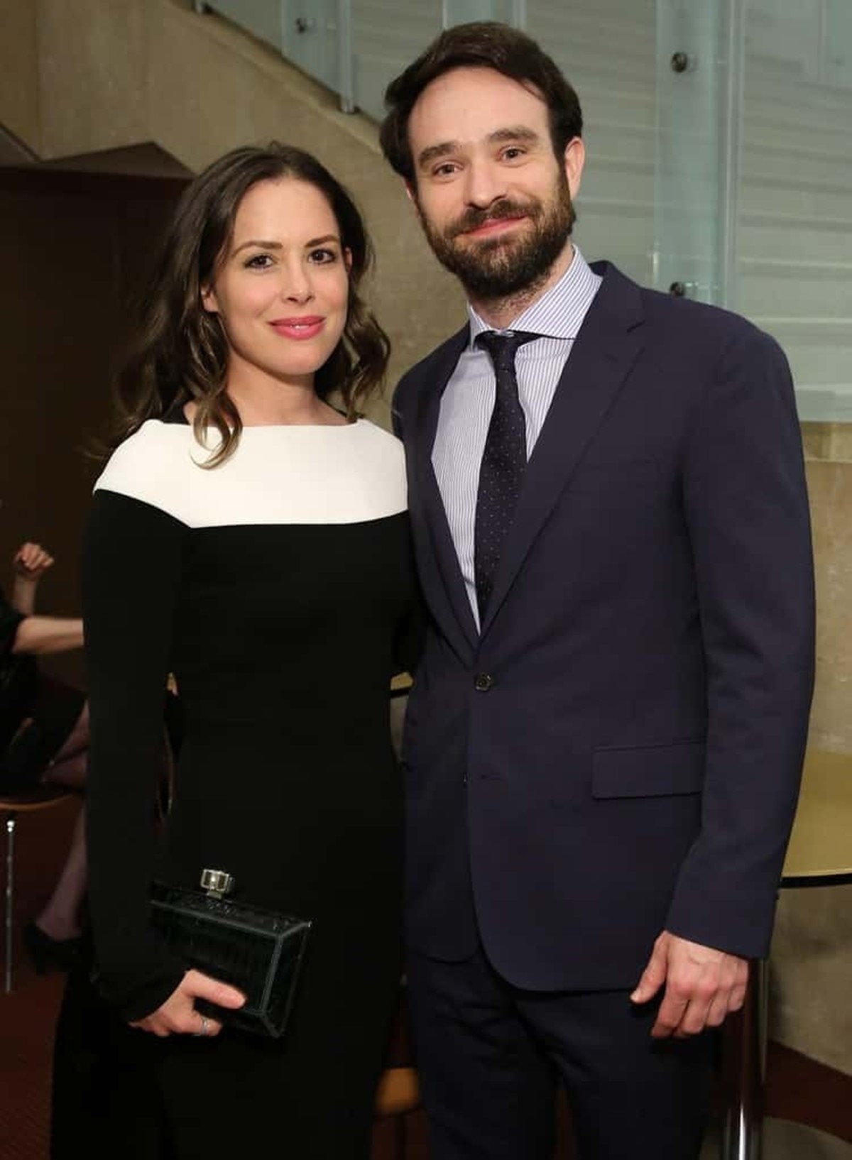 Ő Charlie Cox csodaszép felesége - A Daredevil sztárja 6 éve vette feleségül Samanthát