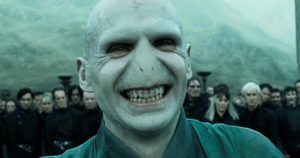 Te tudtad? A valóságban sokkal hátborzongatóbbra tervezték Voldemort külsejét, amit végül elvetettek - Ralph Fiennes