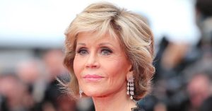 Jane Fonda fiatalkori fürdőruhás képeit imádja az internet – ilyen ikonikus szépség volt!