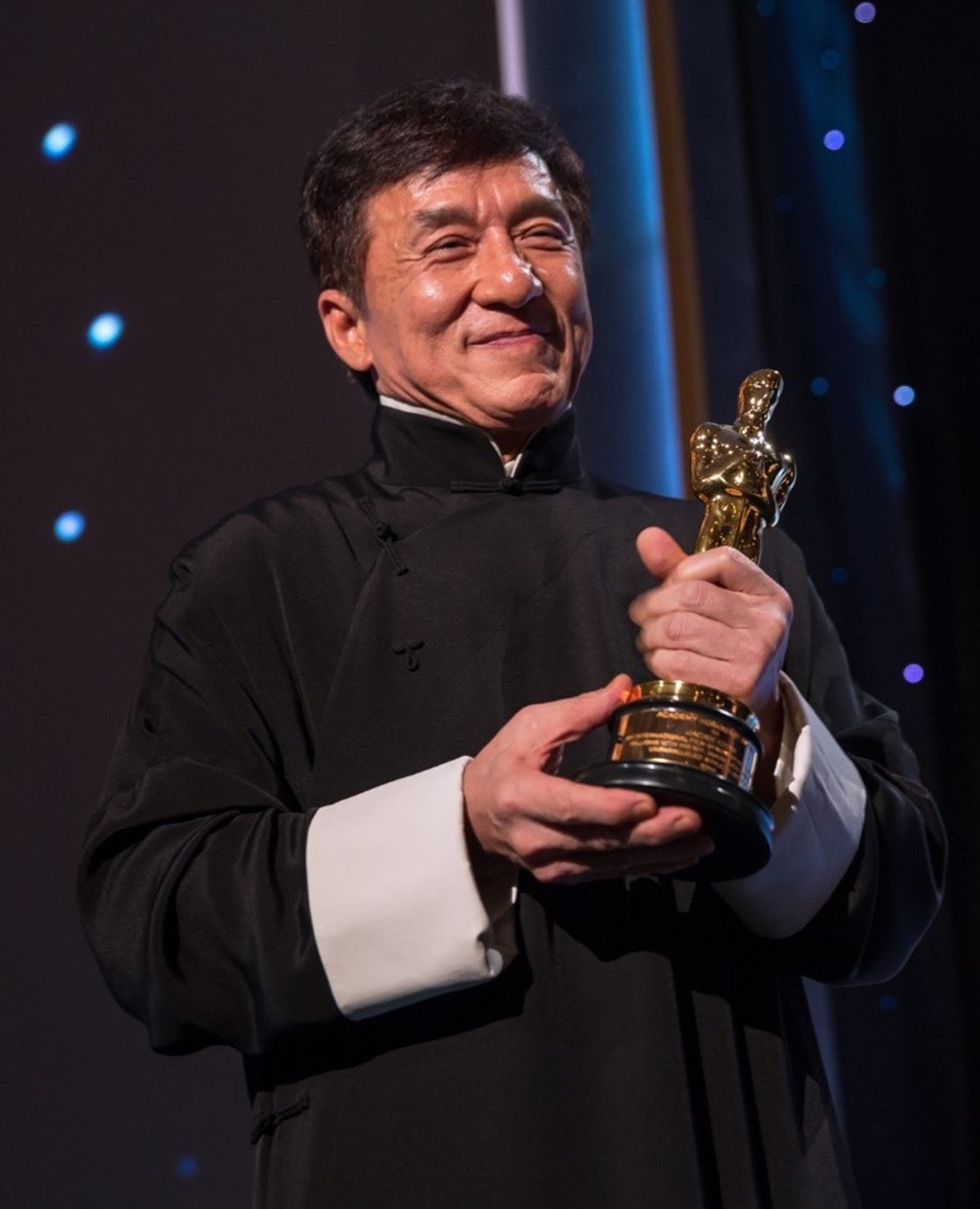 Jackie Chan saját testi épségét sem kímélte – ezek a legbrutálisabb sérülései, Oscar-díjjal jutalmazták a bátorságát!