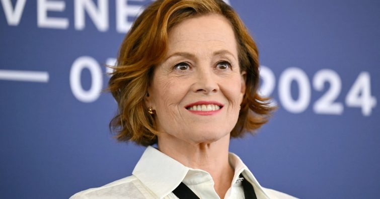 Sigourney Weaver előadás közben került bajba – botrányos jelenet a színpadon! (VIDEÓ!)